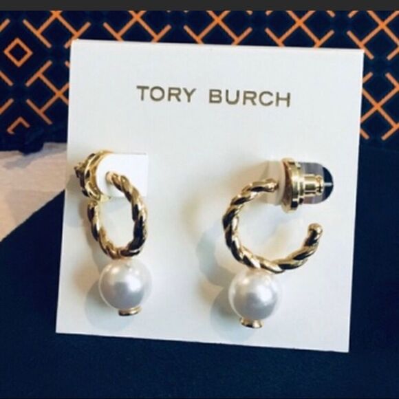 TORY BURCH 18K GOLD PLATED ROPE HOOP AND PEARL EARRINGS - Picture 6 of 6